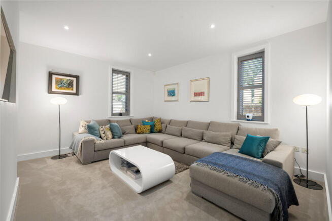 4 bed Detached for sale Image 12