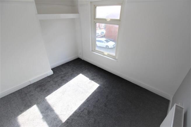 Master Bedroom (b) 