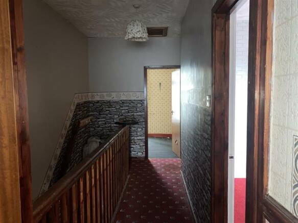 STAIRS/LANDING