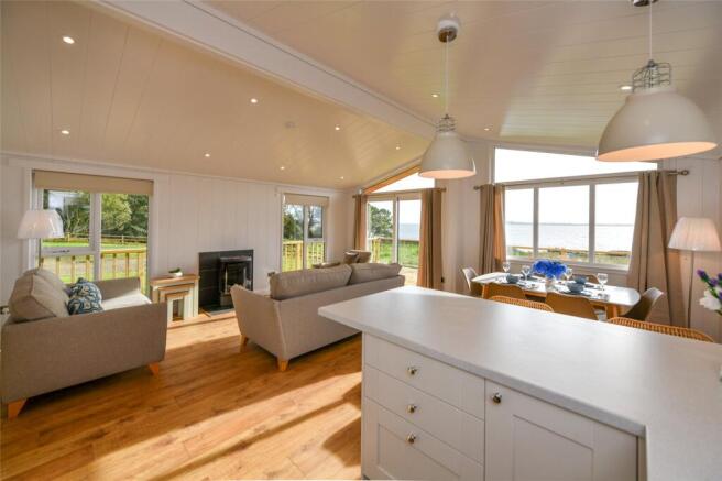 Living/Kitchen Area