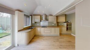 16, Lanyon Close, Horsham RH12 5JP
