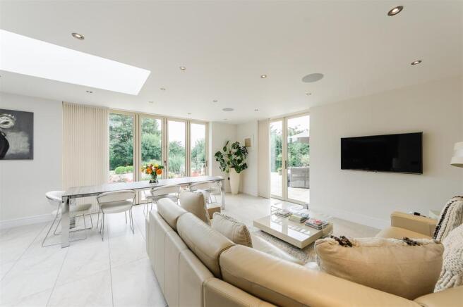8263812-interior11-p