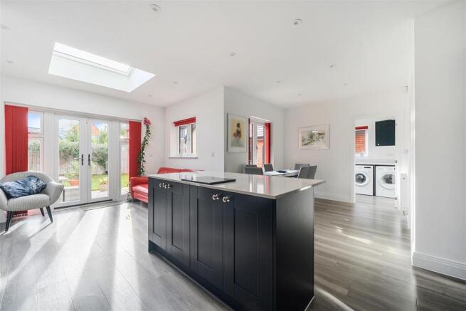 Hill Lane, Crowthorne, Berkshire, RG45 6WJ photo 4