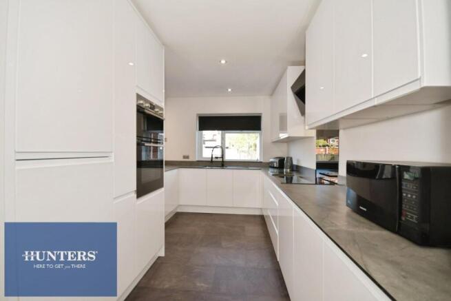 KITCHEN 02.jpg