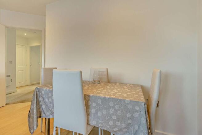 2 bed Flat for sale Image 6