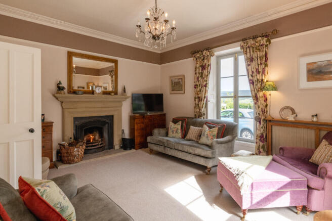 5 bed Detached for sale Image 6