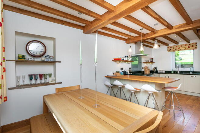 3 bed Semi-Detached for sale Image 4