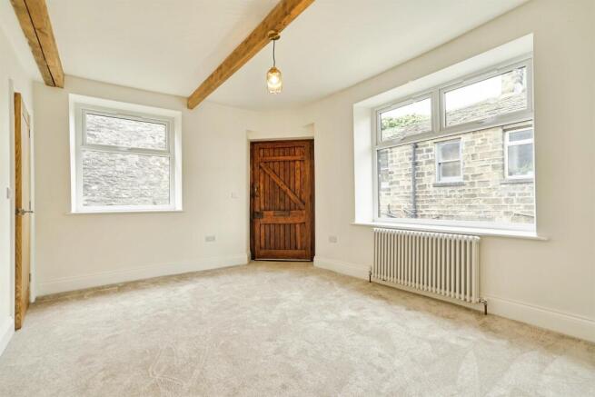 4 bed Semi-Detached for sale Image 5