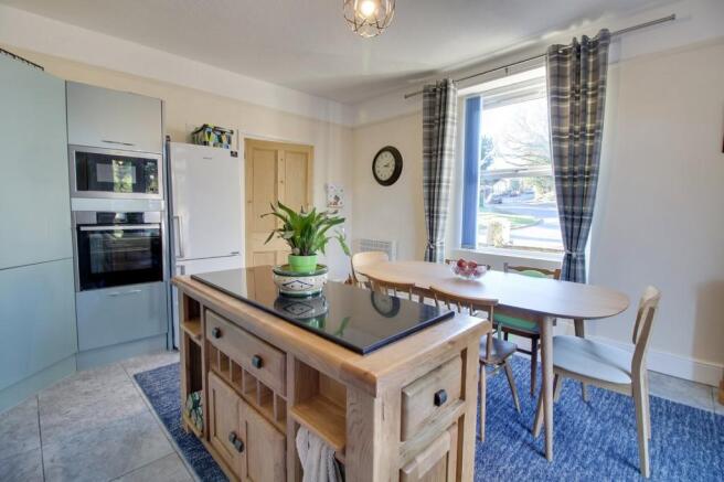 Kitchen/dining ar...