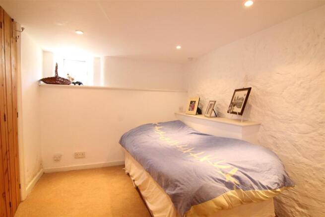 Bedroom 2.JPG