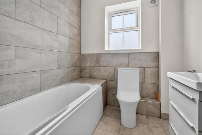 3 bed Terraced for sale Image 9