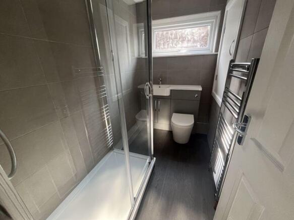 2 bed Semi-Detached to rent Image 8