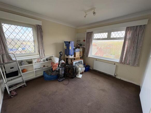 3 bed House for sale Image 10
