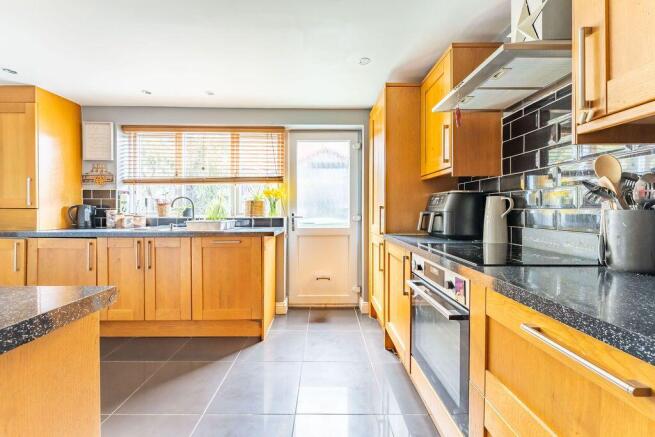 3 bed Semi-Detached for sale Image 8