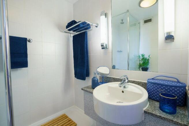 En-Suite Bathroom