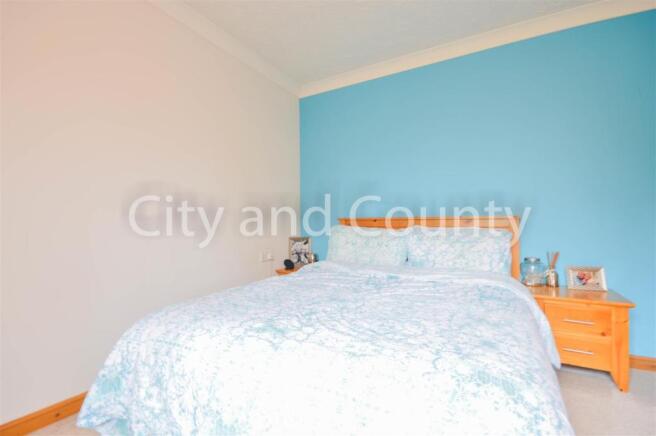 bed 2.jpg