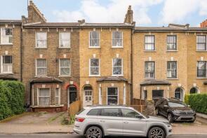 First Floor Flat, 22, Lausanne Road, London SE15 2HU