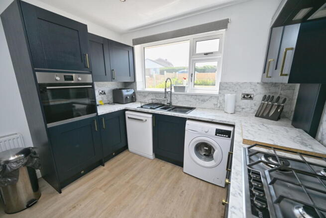 2 bed Semi-Detached Bungalow for sale Image 5