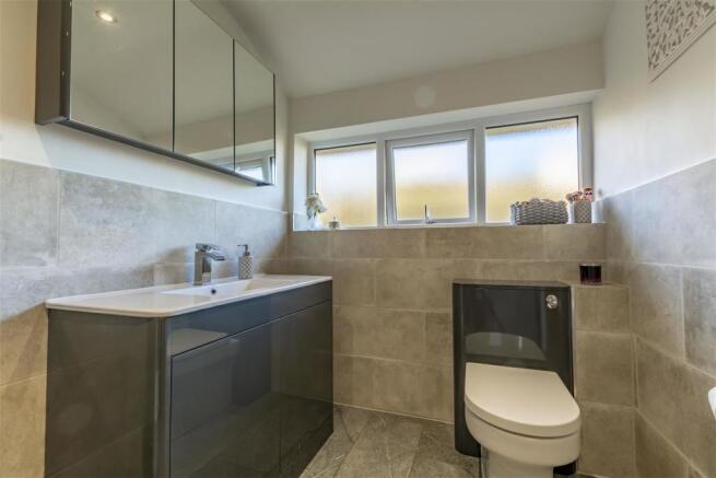 En-Suite (8)-HDR copy.jpg