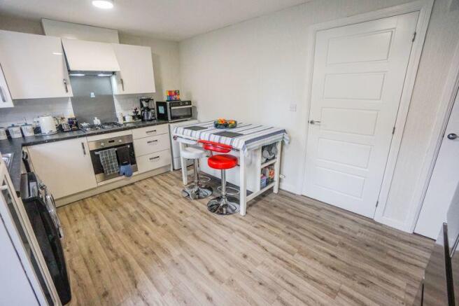 Kitchen / Dini...