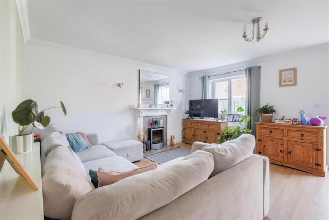 18, Roman Way, Halesworth photo 4