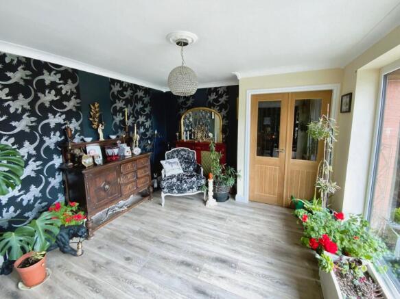 5 bed Detached Bungalow for sale Image 5