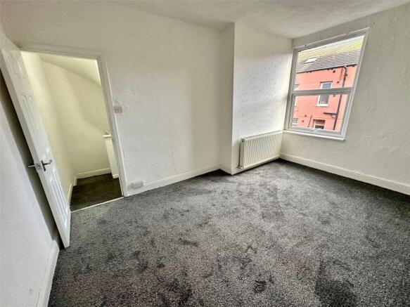 2 bed Terraced to rent Image 4