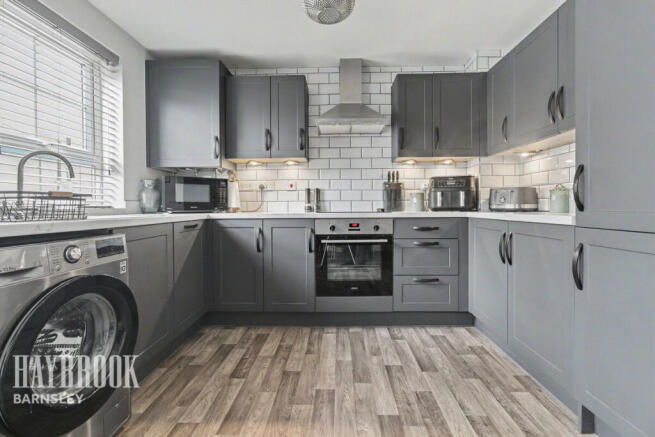 3 bed Semi-Detached for sale Image 6