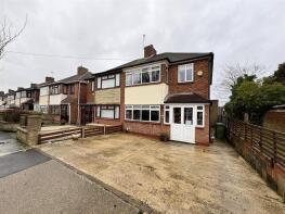 62, Saunton Road, Hornchurch RM12 4HB