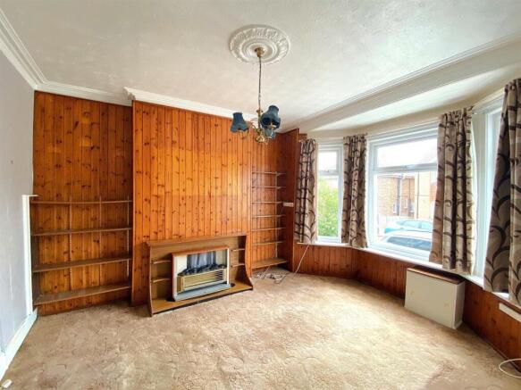 18 Cambridge Road - Lounge.jpg