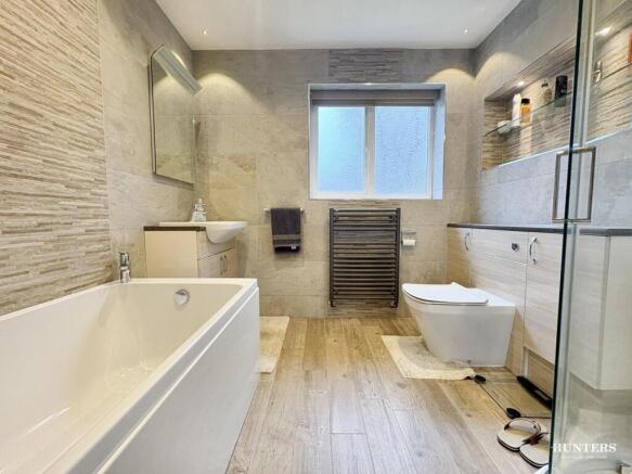 4 bed Detached for sale Image 12