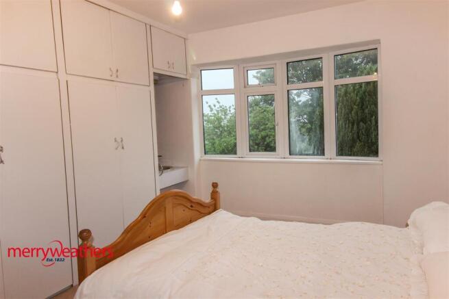 4 bed Detached for sale Image 10