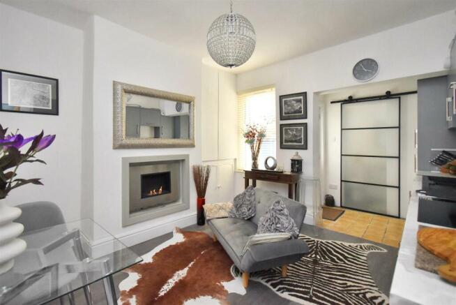 Living Kitchen/Dining Room