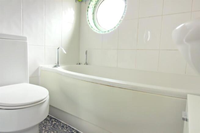 Bathroom.JPG
