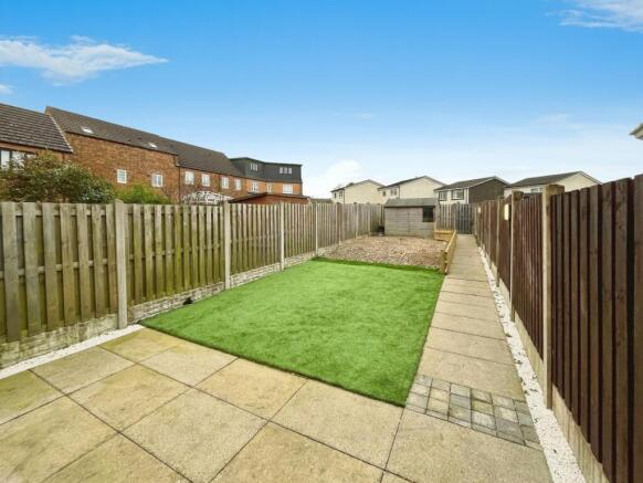 3 bed Terraced to rent Image 11