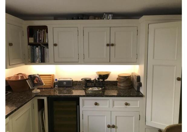 Kitchen 1HG (002).jpg