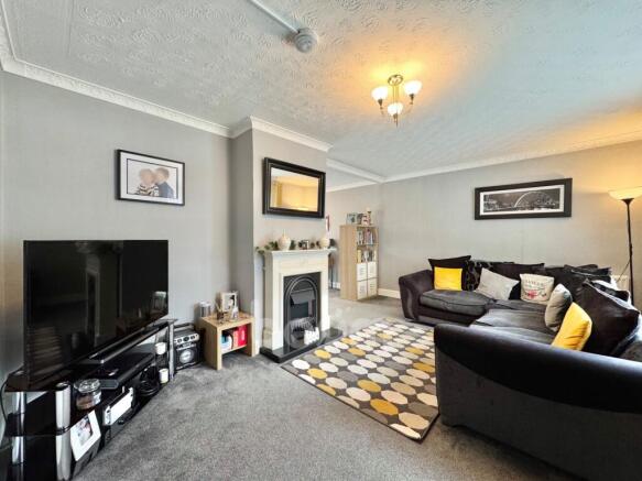 Sloan Street, Catrine lounge