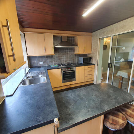 3 bed Detached to rent Image 8