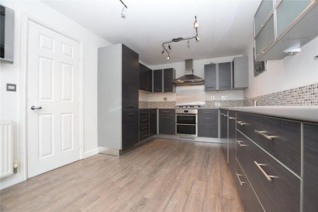 3 bed Town House to rent Image 9