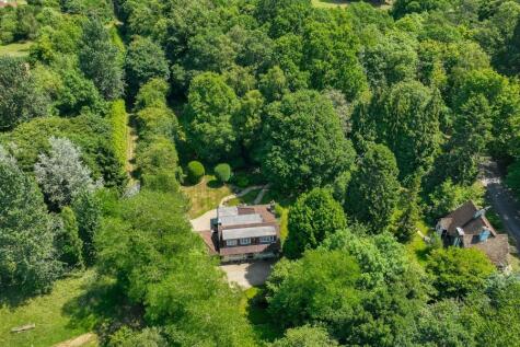 Chesham Road, Wigginton, Tring, Hertfordshire, HP23