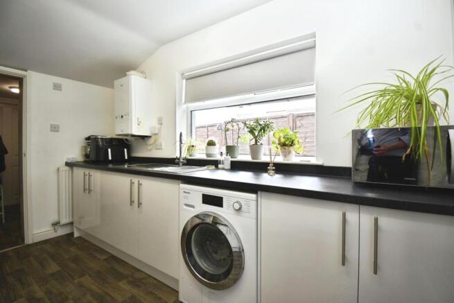 3 bed Terraced for sale Image 9