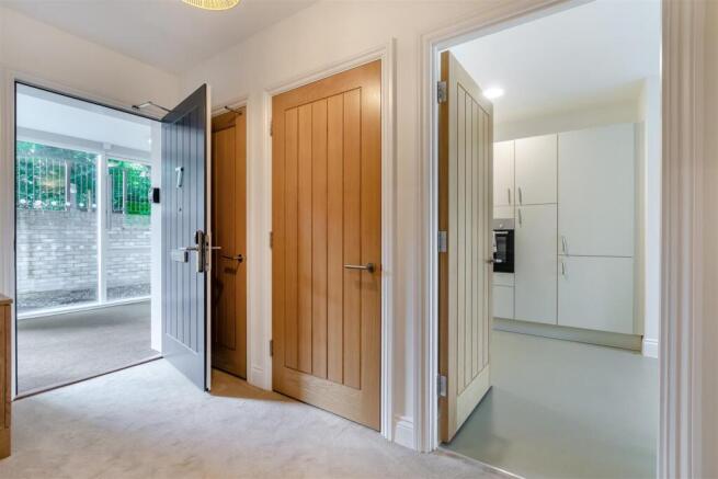 8658266-interior14.jpg