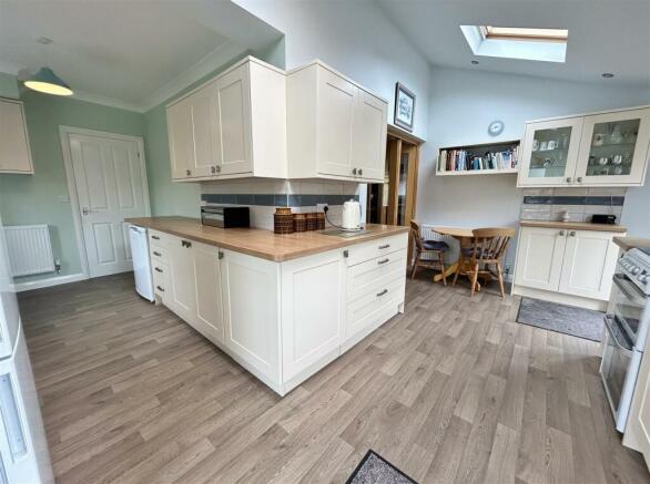 Kitchen & Utlity