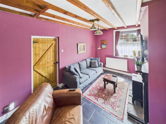 LOUNGE/ SNUG