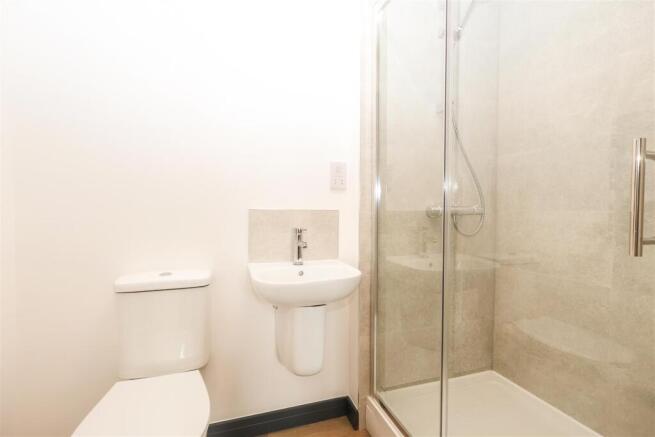 2 bed Apartment for sale Image 11