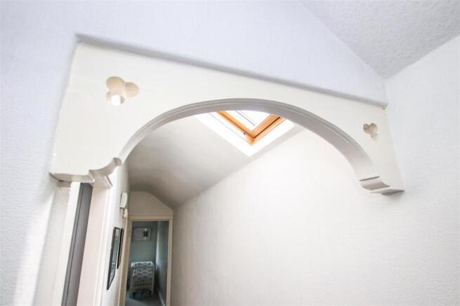 FIRST FLOOR LANDING