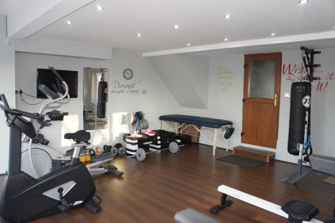 Photo 10