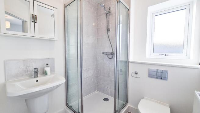 2 bed House to rent Image 3