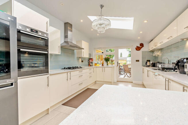 8651804-interior3...