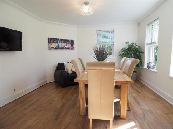 Dining Room 662